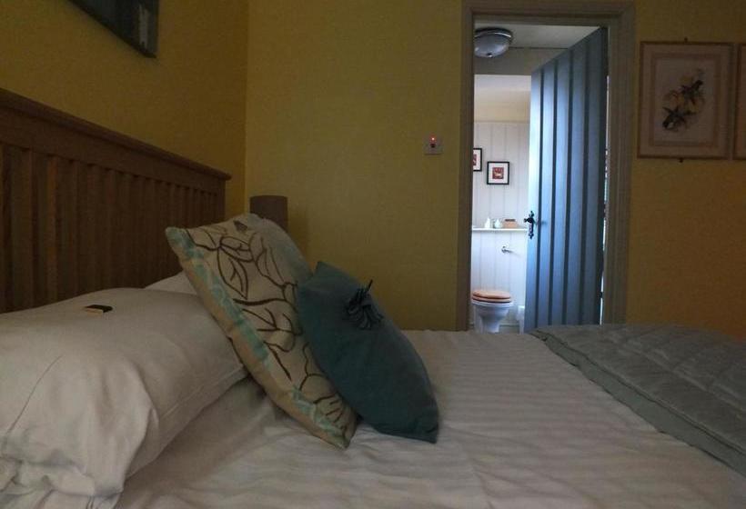 فندق صغير White Horse Inn