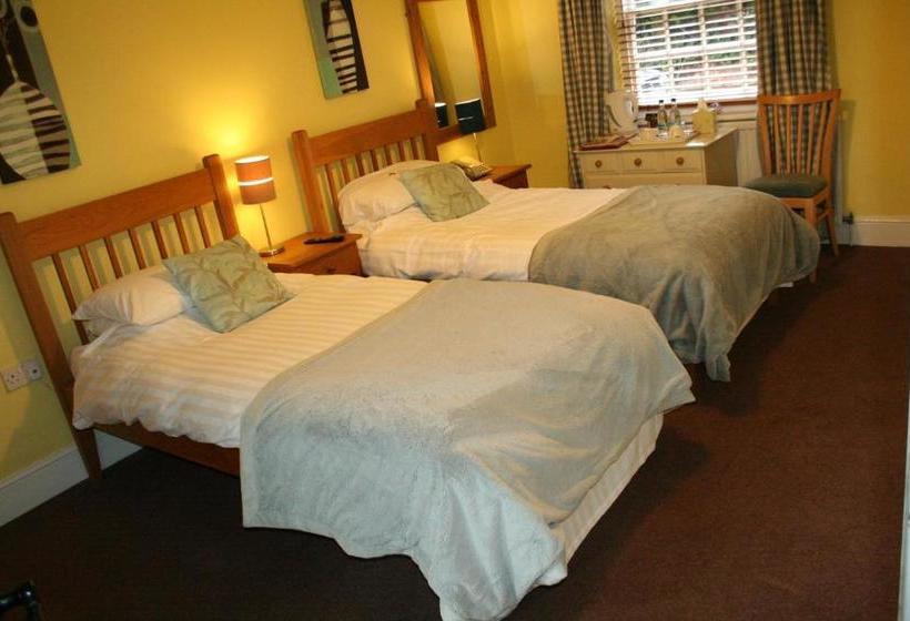 فندق صغير White Horse Inn