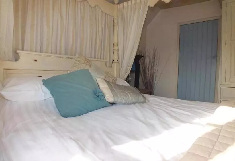 Retkeilymaja White Horse Inn