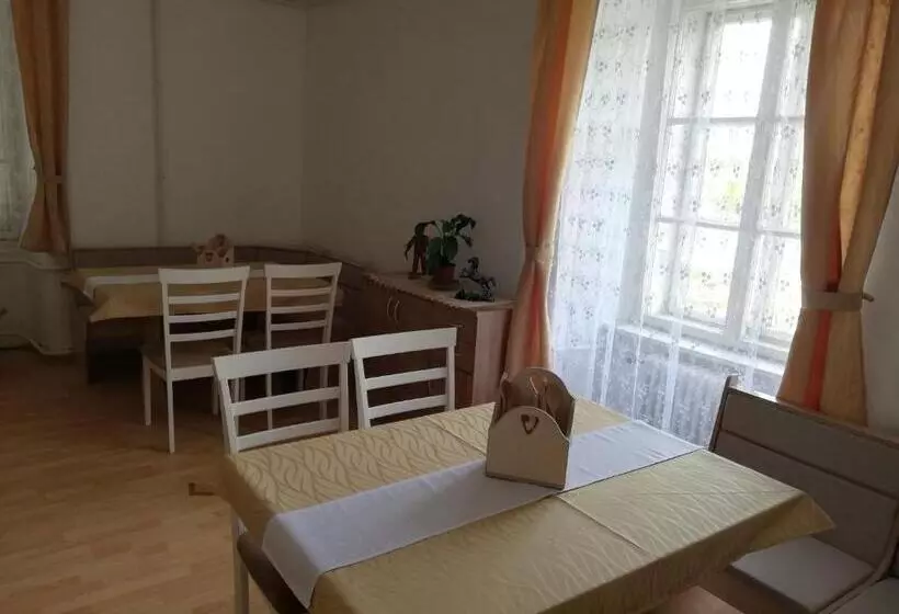 Aamiaismajoitus (B&B) Arany Bárány Vendégfogadó
