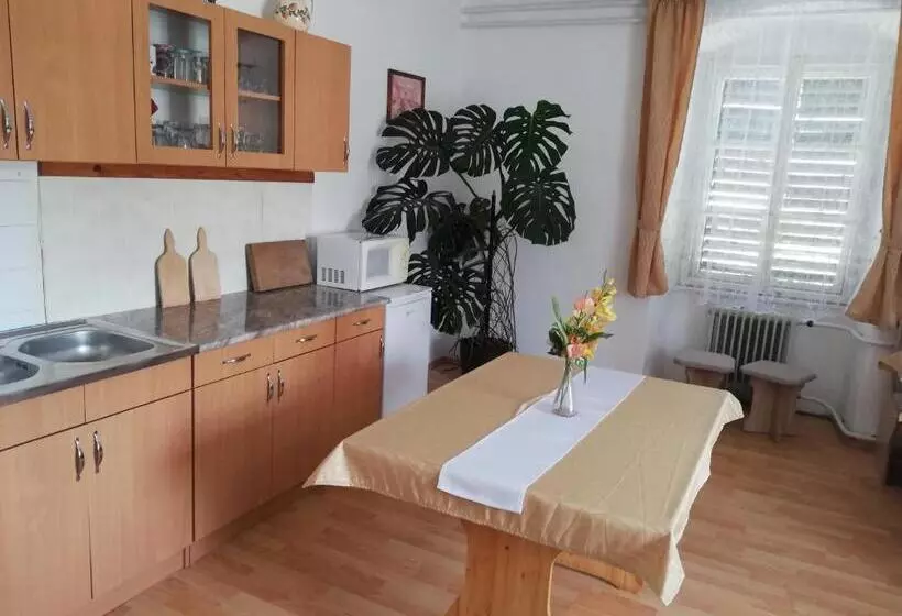 Aamiaismajoitus (B&B) Arany Bárány Vendégfogadó