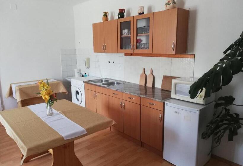 مبيت وإفطار Arany Bárány Vendégfogadó