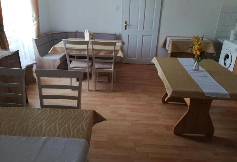 مبيت وإفطار Arany Bárány Vendégfogadó