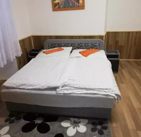 Aamiaismajoitus (B&B) Arany Bárány Vendégfogadó