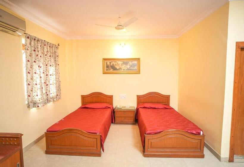 בית מלון כפרי Nilambag Palace