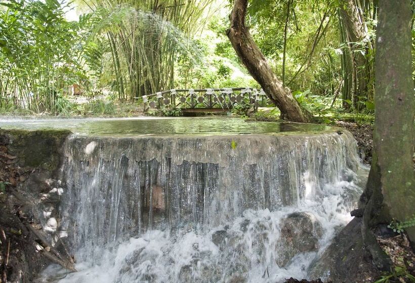 هتل Platon Ecolodge