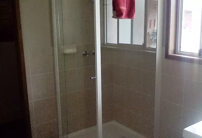 Motelli Cardigan Lodge