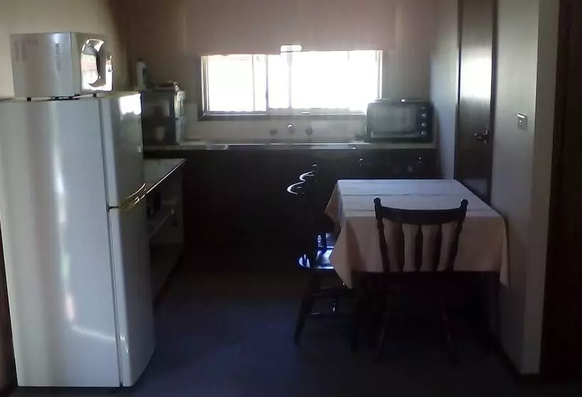 Motelli Cardigan Lodge