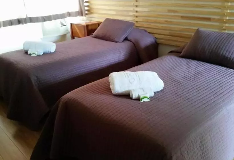 モーテル Cherrabah Resort