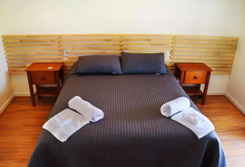 モーテル Cherrabah Resort