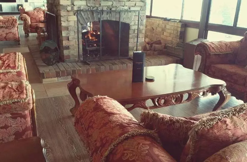 モーテル Cherrabah Resort