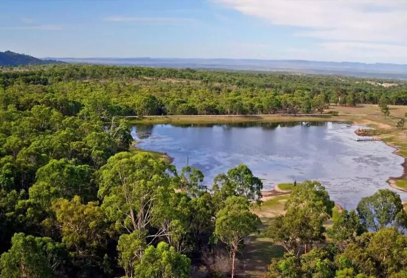 モーテル Cherrabah Resort