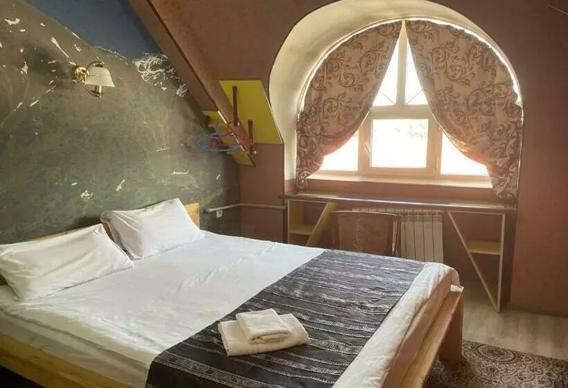 پانسیون Eco House
