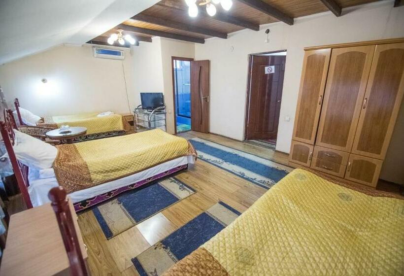 پانسیون Eco House