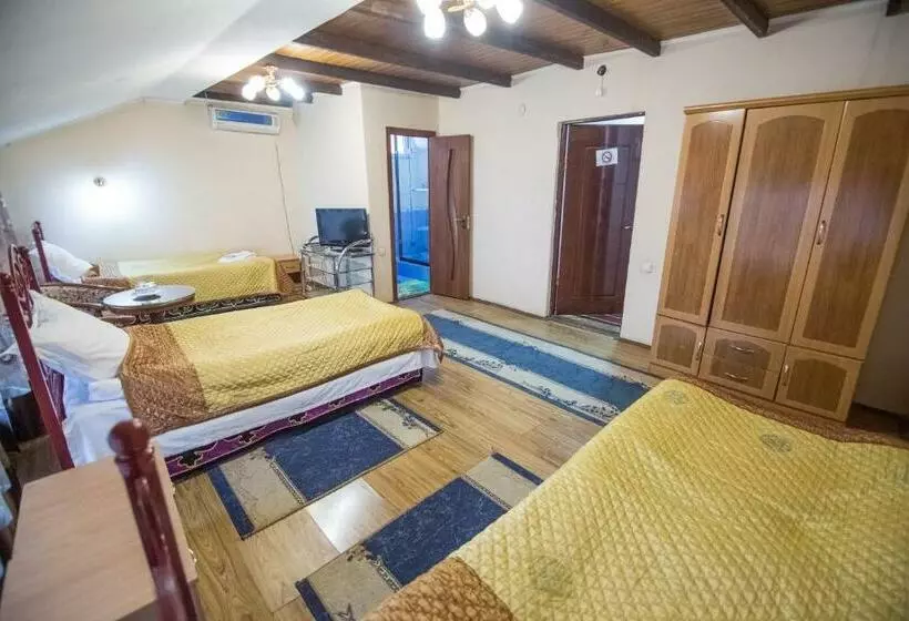 پانسیون Eco House