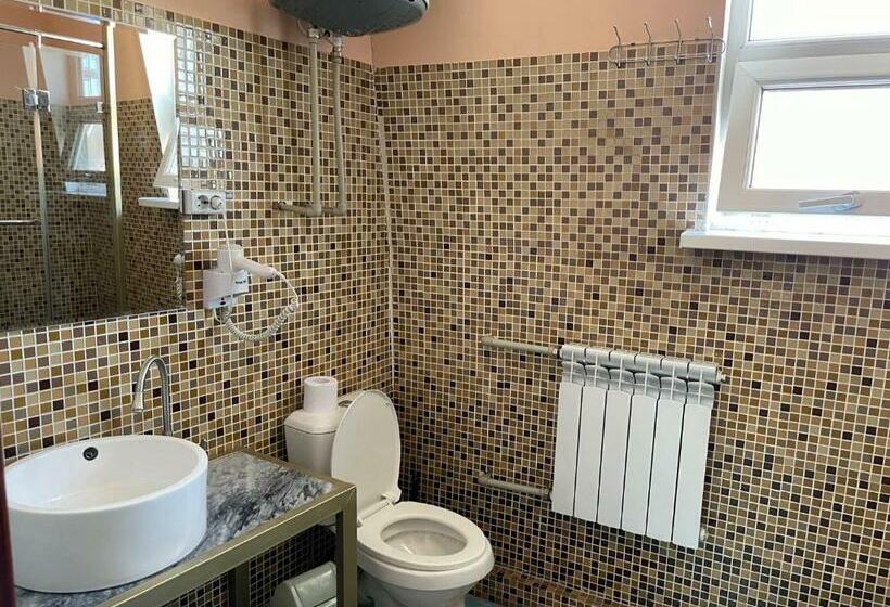 پانسیون Eco House