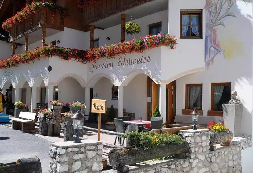 Aamiaismajoitus (B&B) Pensione Edelweiss