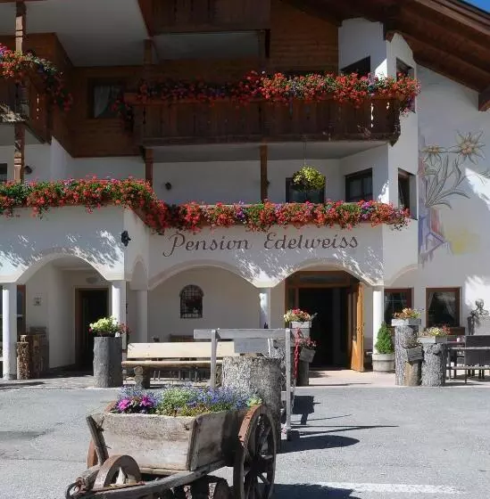 Aamiaismajoitus (B&B) Pensione Edelweiss