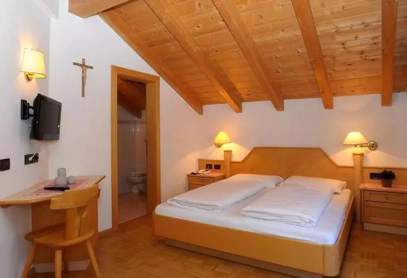 Aamiaismajoitus (B&B) Pensione Edelweiss