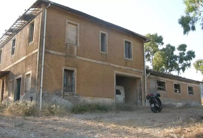 Aamiaismajoitus (B&B) Locanda Villa Naumanni