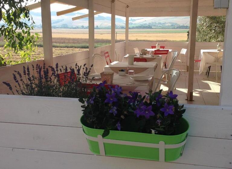 مبيت وإفطار Locanda Villa Naumanni