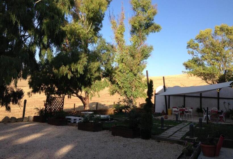 مبيت وإفطار Locanda Villa Naumanni