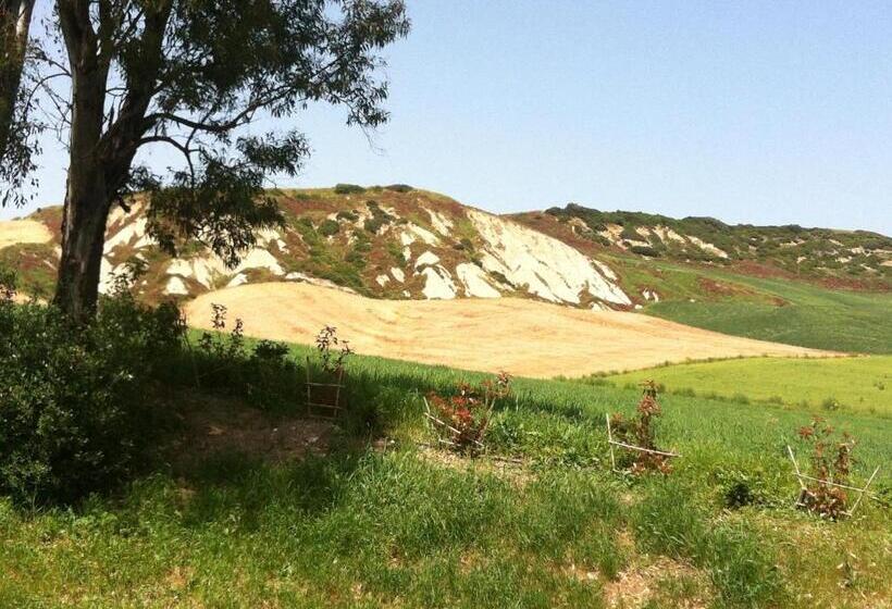 مبيت وإفطار Locanda Villa Naumanni