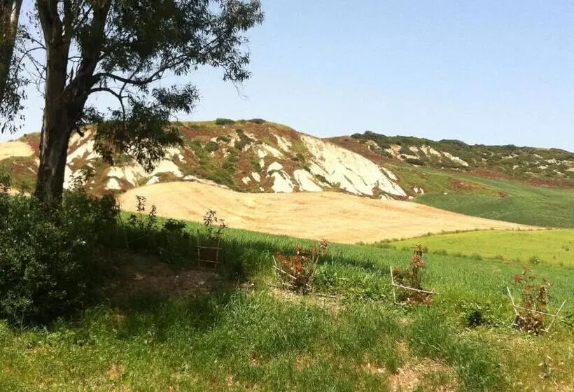 Aamiaismajoitus (B&B) Locanda Villa Naumanni