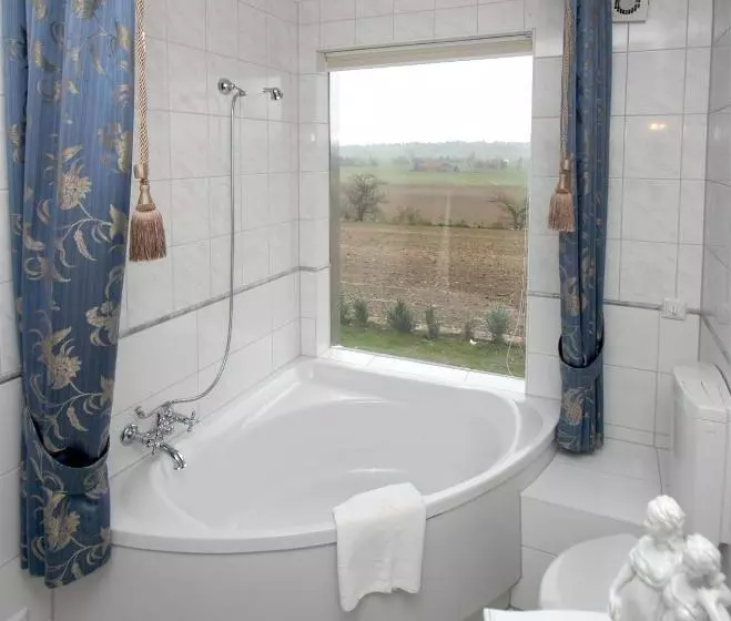 Landsitz Kapellenhöhe, Hotel Garni