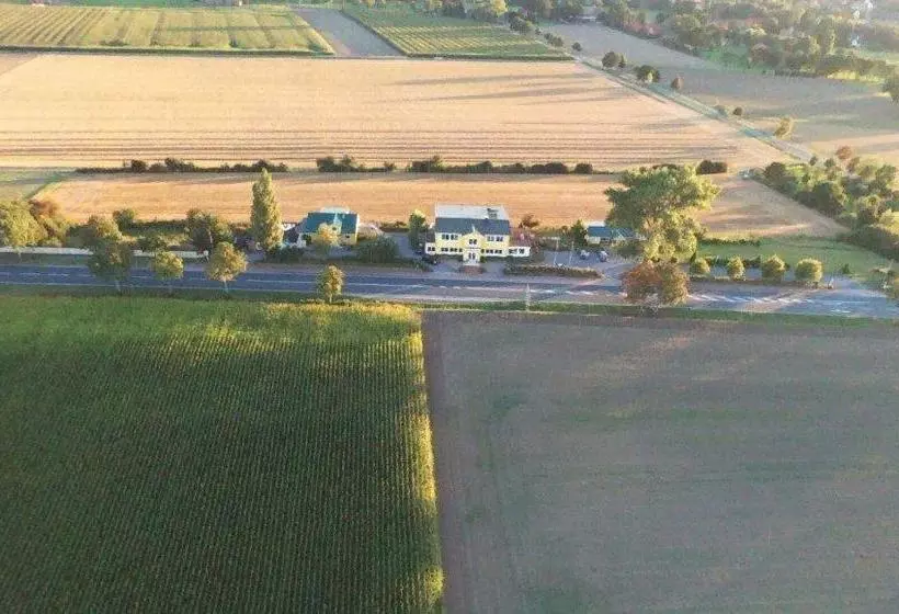 Landsitz Kapellenhöhe, Hotel Garni
