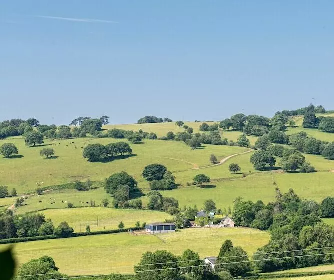 Alltybrain Farm Cottages And B&b