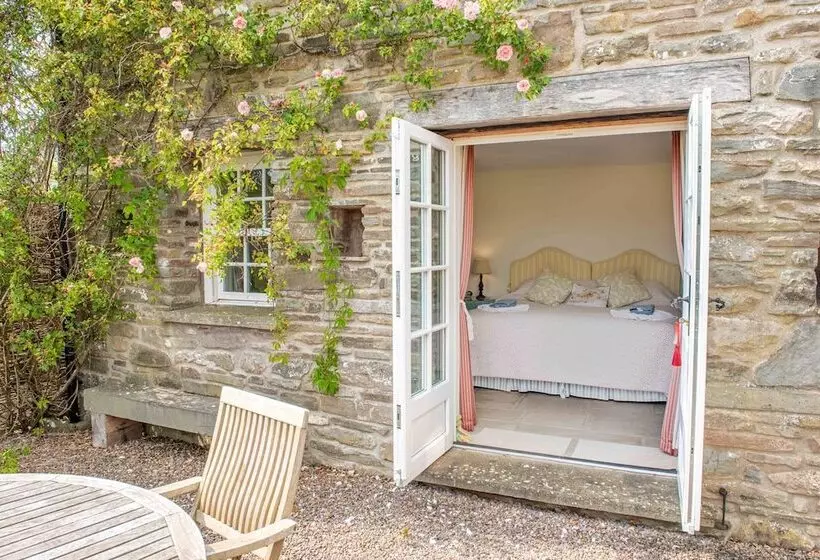 Alltybrain Farm Cottages And B&b