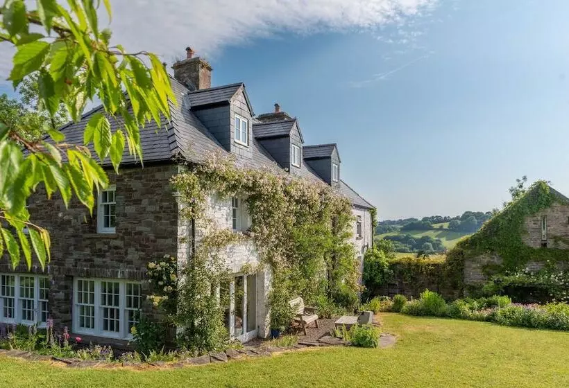 Alltybrain Farm Cottages And B&b