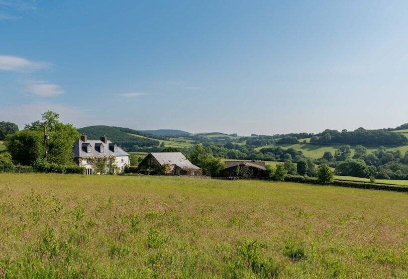 Alltybrain Farm Cottages And B&b