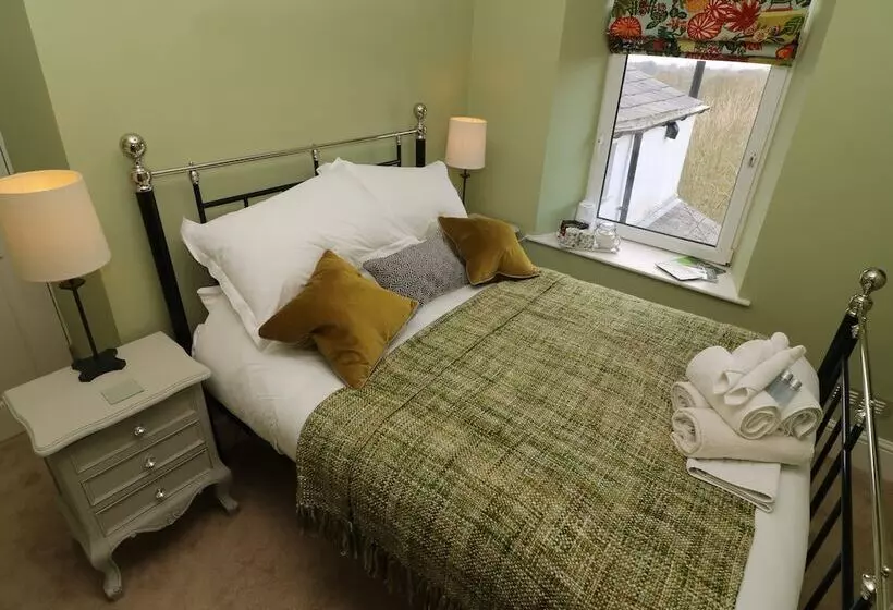 Aamiaismajoitus (B&B) Inglenook Guest House