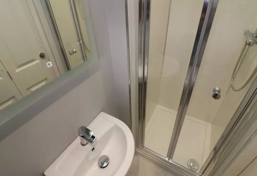 Aamiaismajoitus (B&B) Inglenook Guest House