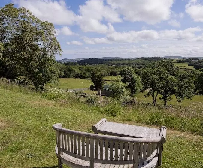 Coed Mawr Hall Bed & Breakfast