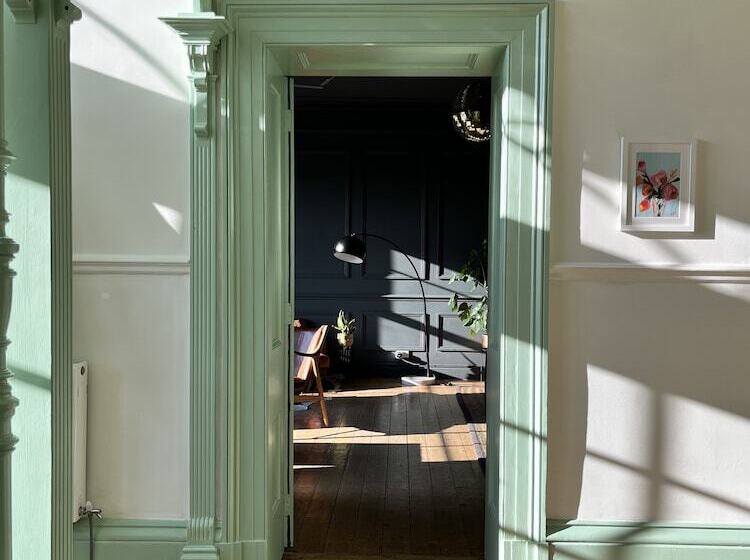 Coed Mawr Hall Bed & Breakfast