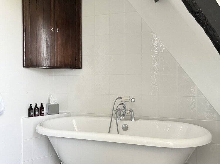 Coed Mawr Hall Bed & Breakfast