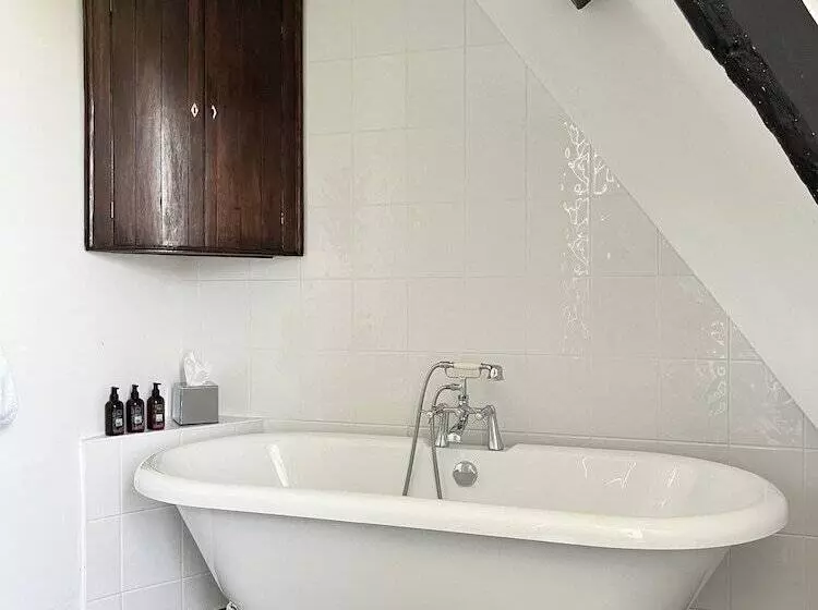 Coed Mawr Hall Bed & Breakfast