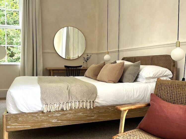 Coed Mawr Hall Bed & Breakfast