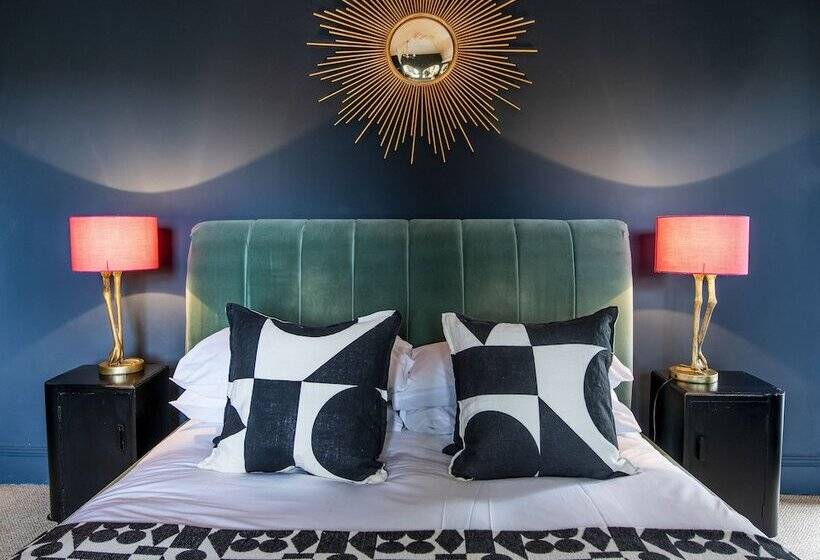 Coed Mawr Hall Bed & Breakfast