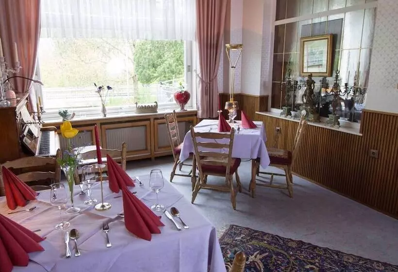 Hotelli Zur Post   Burg An Der Mosel