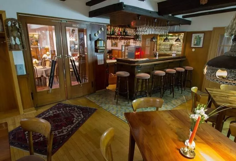 Hotelli Zur Post   Burg An Der Mosel