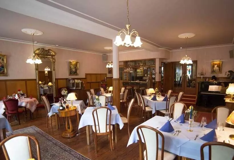 Hotelli Zur Post   Burg An Der Mosel