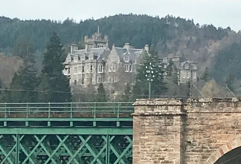 Invershin Hotel Bunkhouse & Bar