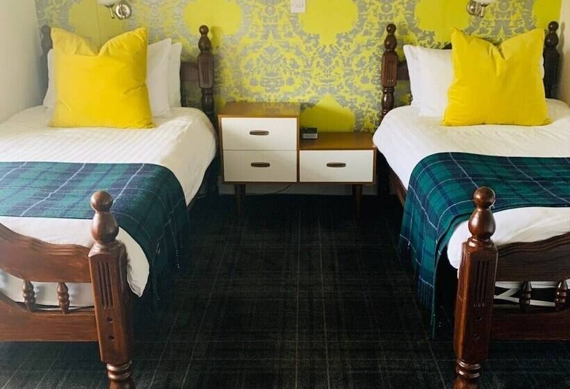 Invershin Hotel Bunkhouse & Bar
