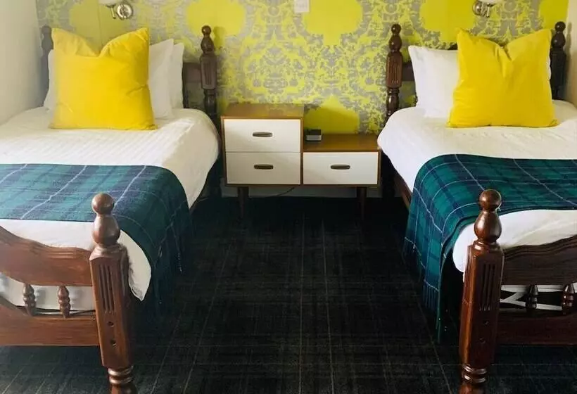 Invershin Hotel Bunkhouse & Bar