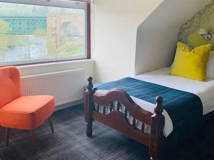 Invershin Hotel Bunkhouse & Bar