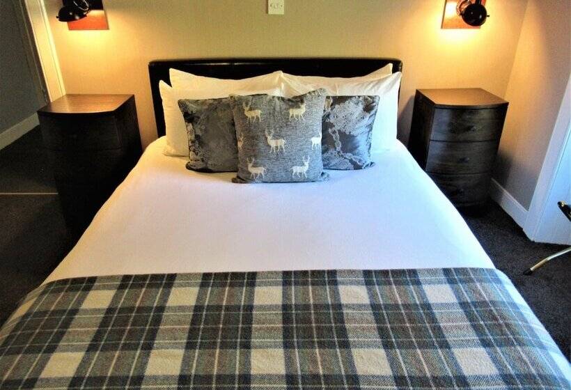 Invershin Hotel Bunkhouse & Bar